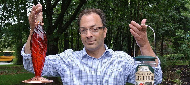 Randy Solomon Backyard Bird Centre