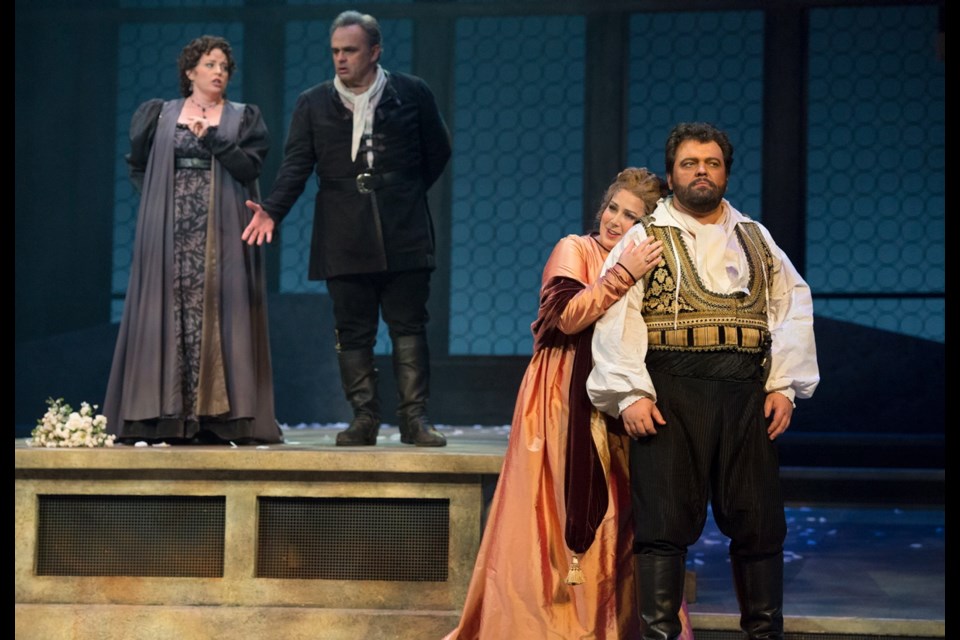 From left to right: Lynne McMurtry as Emilia, Todd Thomas as Iago, Leslie Ann Bradley as Desdemona and Kristian Benedikt as Otello.