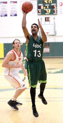 SPORTS-UNBC-bball-home-open.jpg