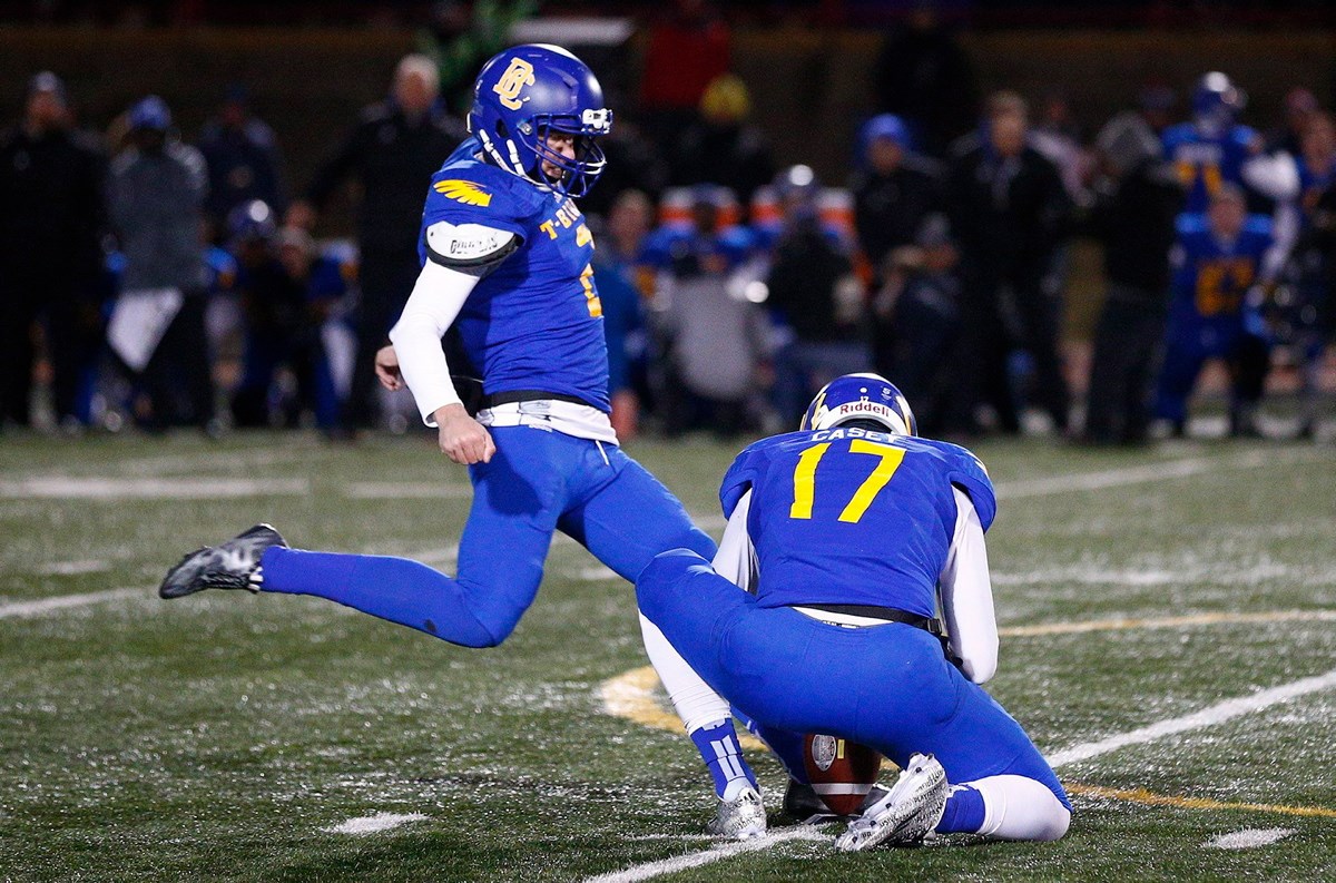 Van Gylswyk holds nerve to kick Vanier Cup winner Victoria Times Colonist