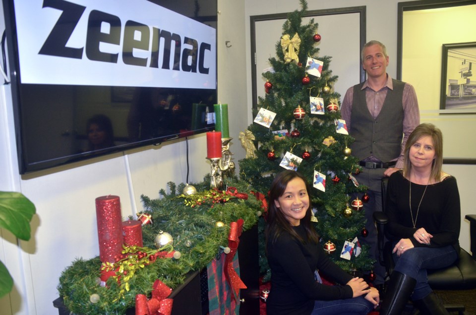 Zeemac Christmas bureau