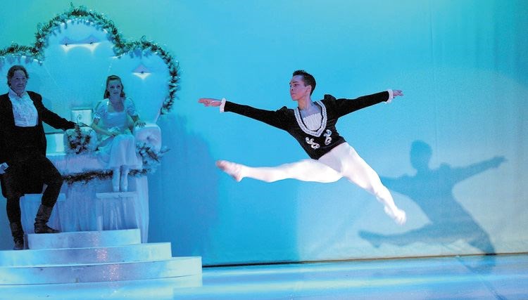 A-Enutcracker.11.jpg