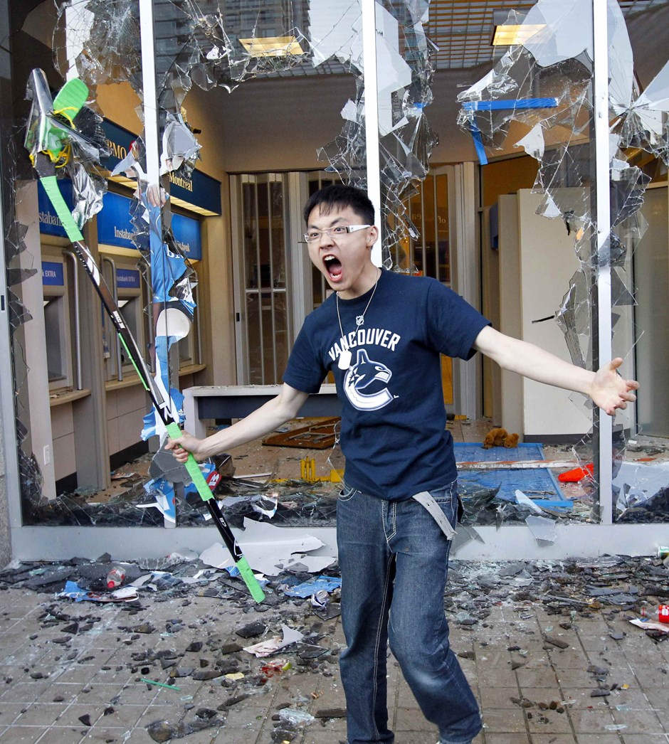 Canucks riot