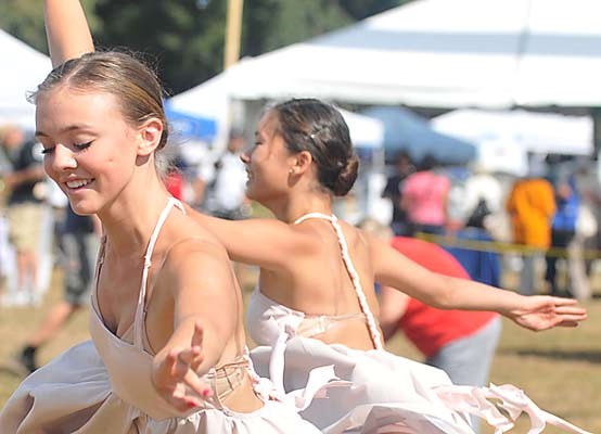 Vanleena Dance Academy dancers Lexi Christiansen and Savannah Locke.