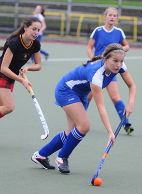 The Handsworth Royals and West Vancouver Highlanders senior girls field hockey teams met on October 29th at Rutledge field. Handsworth came out the victor with a 5-1 win.