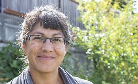 Filmmaker promotes alternative way of life