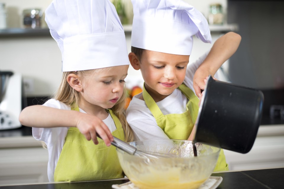 Thinkstock, kids cooking