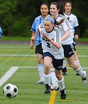 Sutherland senior girls played against Seycove on Sutherland's home turf April 30th. A hard fought battle from both sides with Seycove garnering the victory with a 2-1 final score.