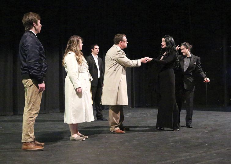 EXTRA-Addams-family.31.jpg