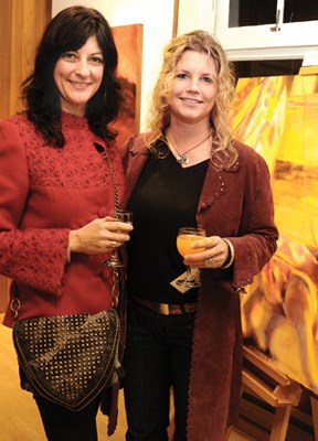 Maria Verdicchio with artist Elizabeth Topham