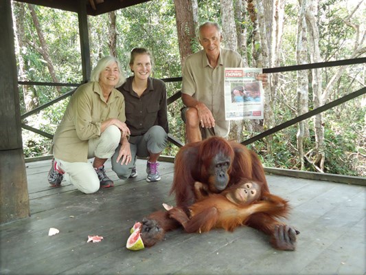 Shae Harris and her grandparents Maureen and Peter Hewlett visit with Tuts and her son Thor in Indonesia.