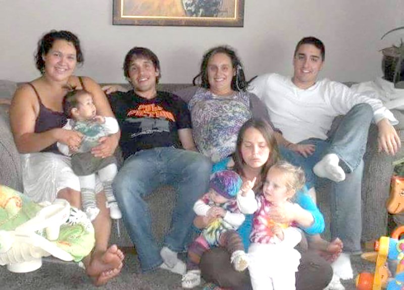 2129E_vella_family