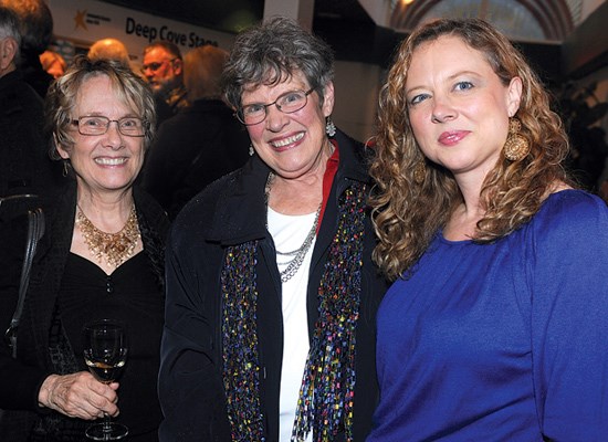 Carol Grieves and Muriel and Allison Whitlock