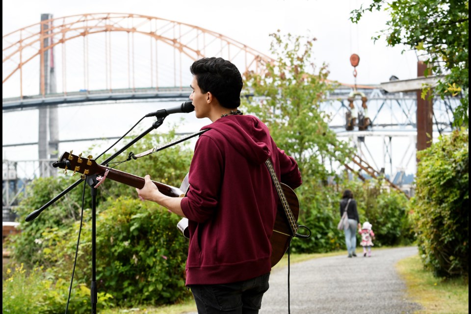 Sam Cave performs at Sapperton Landing.