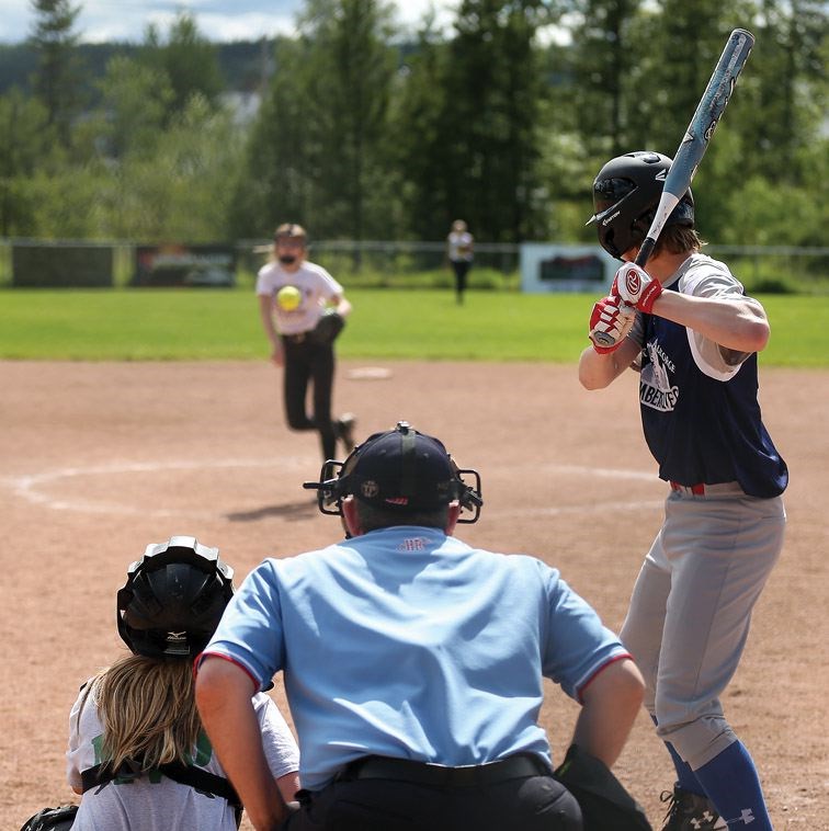 SPORT-twolves-tbirds-softba.jpg