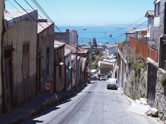Looking down Cerro Bellavista: The concept of a room half way up one of Valparaiso's 42 near-vertical hills without a view is incomprehensible.