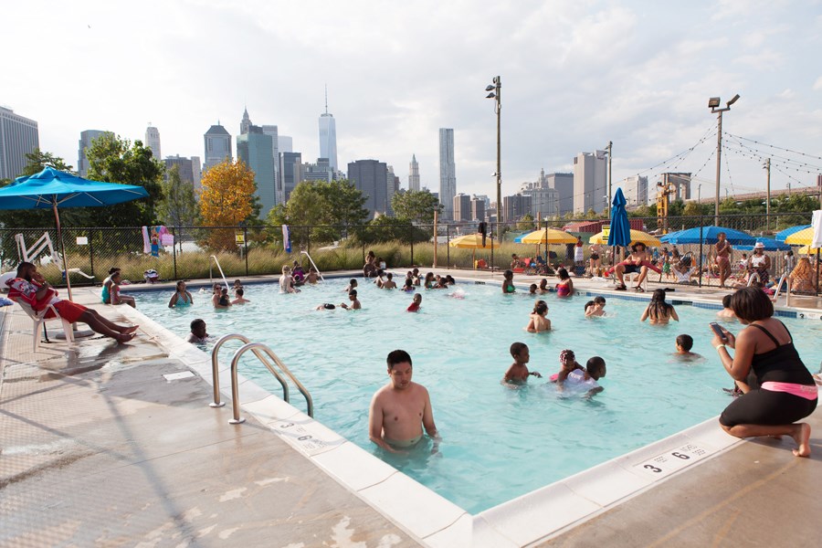 Located in New York City, the Brooklyn Bridge Park pop-up pool is a 10-by-20 metre, above-ground pool that can accommodate about 200 swimmers. It opens in June, closes in September and is free of charge. Its primary function is to serve leisure swimming and beginner-level swimming lessons, and came at a price of $1 million for the pool alone. Photo Alexa Hoyer