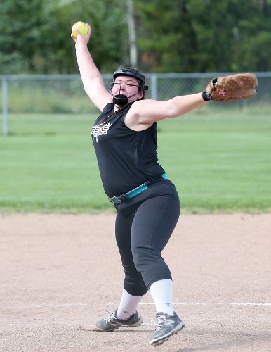 SPORT-native-women-fastball.jpg