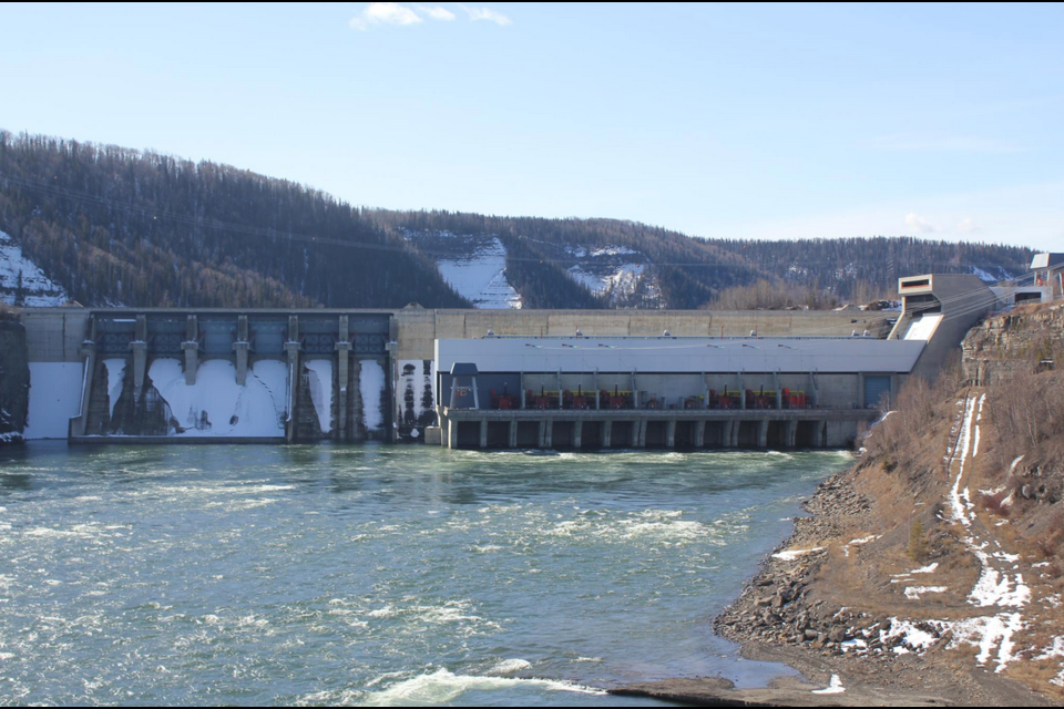BC Hydro employees raised concerns about coal bed methane development near the Peace Canyon dam in 2009. Along with fracking, the development had the ability to trigger earthquakes that could damage dams on the Peace River.