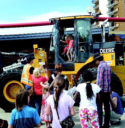 Touch-a-Truck.16.jpg