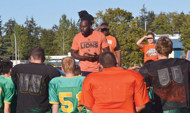 B.C. Lions all-star linebacker Solomon Elimimian visited the South Delta Rams practice on Tuesday night at Dennison Park where he talked to players as part of the CFL club’s Huddle Up Against Bullying campaign. He also helped out with the club’s annual Punt Pass and Kick competition.