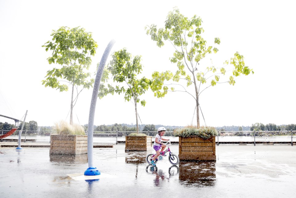 Westminster Pier Park, misters