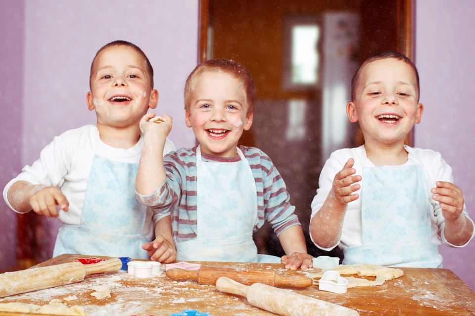 Thinkstock, kids baking