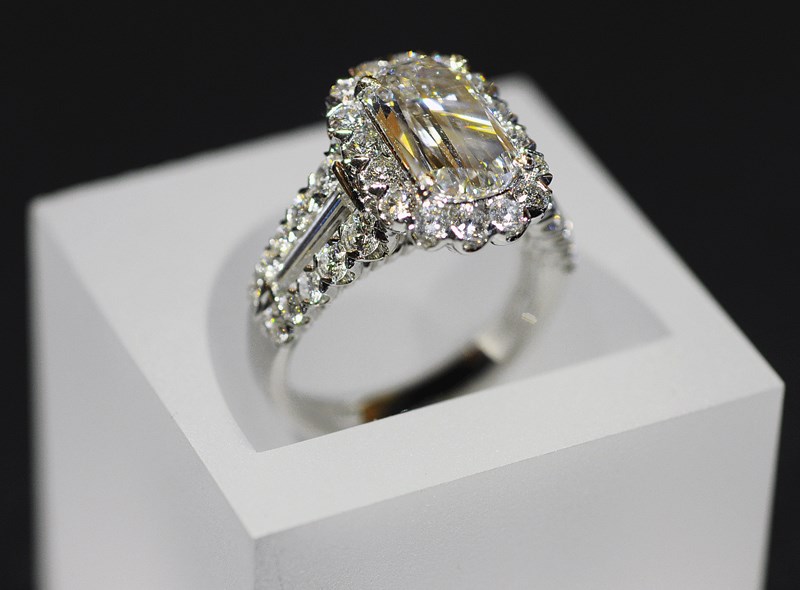 A cut sales above diamonds