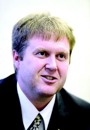 dan-brooks-retakes-leadersh.jpg