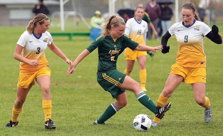 SPORT-UNBC-soc-wrap.27.jpg