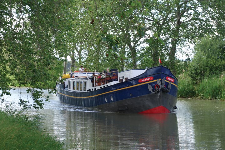 barge