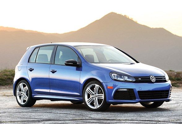 The all-wheel-drive Golf R is the top dog in Volkswagen's lineup of hot hatchbacks, although it's more interested in subtle, grown-up performance and practicality than in boisterous, blaring flair.