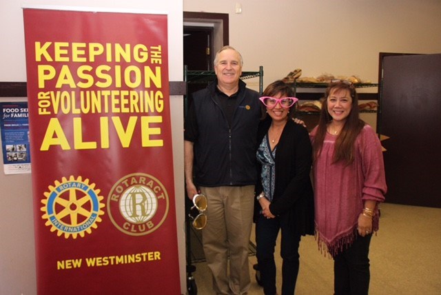 Dave Vallee, president of the Rotary Club, with Rotarians’ organizer Marivic Cregan and Rotary volunteer Cindy Tang at a recent vision clinic hosted by the club.