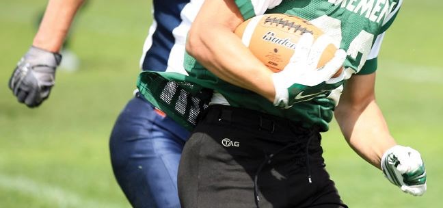 SPORT-Condors-football-play.jpg