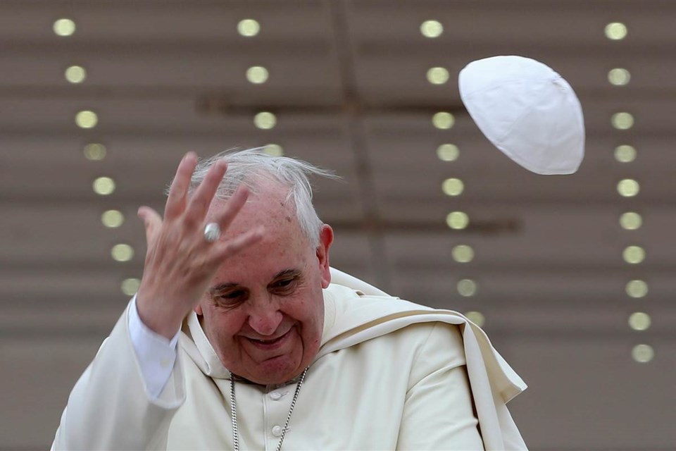 Pope loses hat