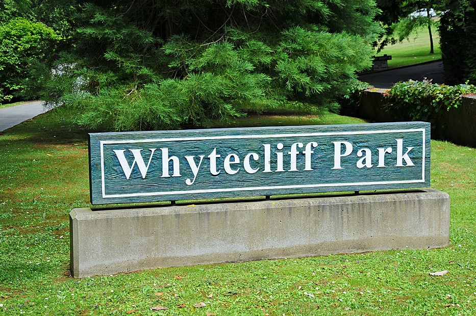 park sign