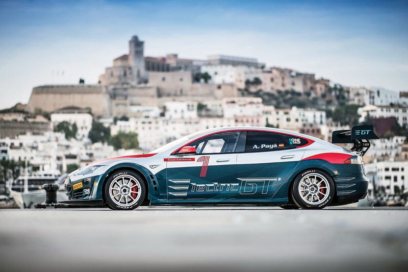 Teslas have always been more suited to straight-ahead dragging rather than twisty racing, but that has changed now with Electric GT taking the lightning fast Tesla P100D sedan and gearing it up for the track. photo Electric GT