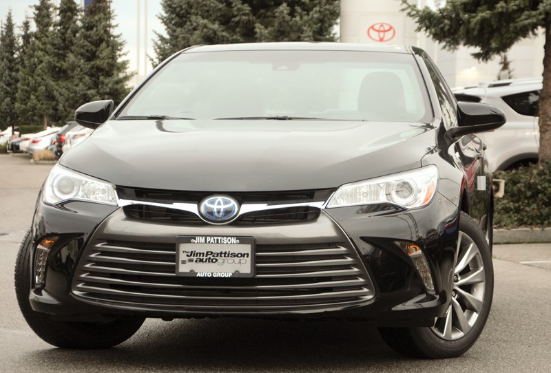 An all-new Camry is due out in 2018, but in the meantime you can still pick up a 2017 model and enjoy the perennial best-seller’s blend of reliability, pleasant design, comfort, high-tech equipment and refined ride. It is available at Jim Pattison Toyota in the Northshore Auto Mall. photo Mike Wakefield, North Shore News