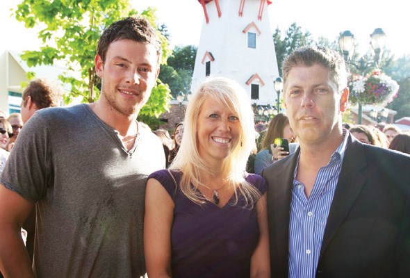 First in Canada, Glee star Cory Monteith made a cameo appearance at the opener of Marianne and Ken Thicke's Pinkberry, the popular frozen yogurt retailer of Hollywood celebs and A-listers.