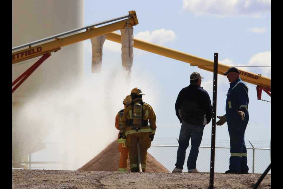 Firefighters from both Virden and Elkhorn halls as well as paramedics responded to a small fire on Thursday at the Twin Valley Co-op Ag facility north of Elkhorn on PTH 256. Fires in an auger and a bin containing sulphur were quickly put out with no injuries.