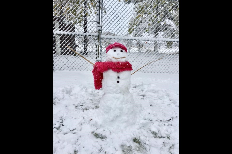 In Shoal Lake, Kathy Mangin dolled up her snowman with pink accessories.