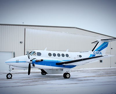 king air 200 wings over kississing
