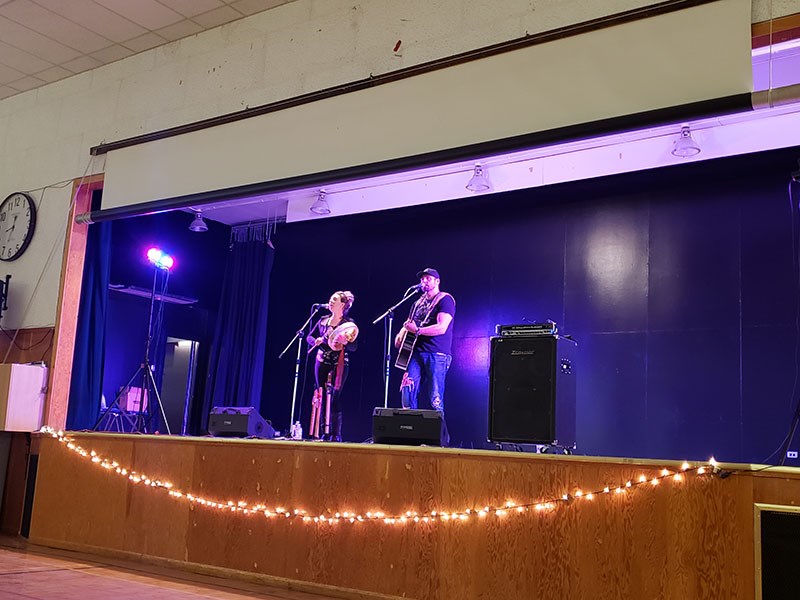 Twin Flames’ Chelsey June, left, and Jaaji at their show in Snow Lake’s Lawrie Marsh Community Hall.