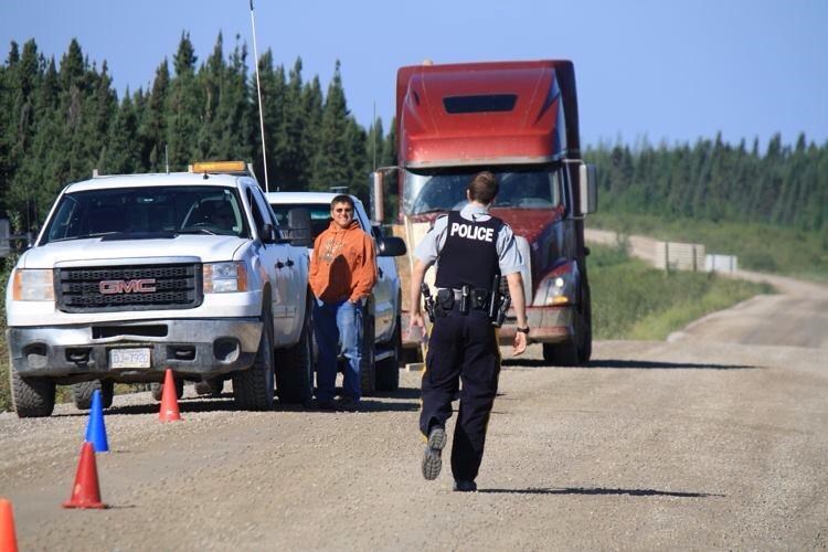 tataskweyak cree nation provincial road 280 blockade Aug 2014