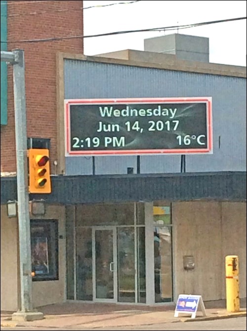 Flashy new sign for Capitol_2