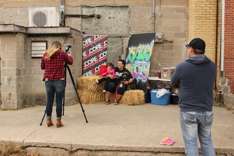 The Yorkton Community Center held their second annual pop up event in the back alley of Betts Avenue and First Avenue last Wednesday with proceeds going to the Center. The event included face painting, music, puck shooting with the Yorkton Terriers, lacrosse and a bounce castle.