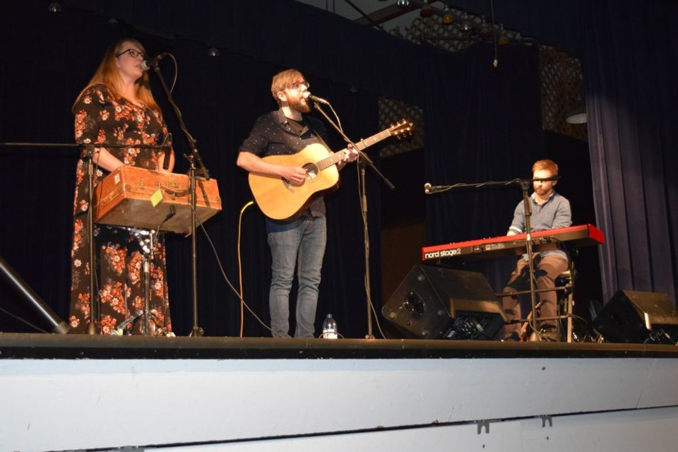 100 Mile House in concert