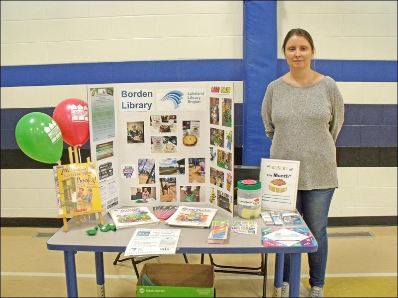 Borden Lakeland Library display with librarian Melissa Braun at Borden School Sept. 25. Photos by Lorraine Olinyk