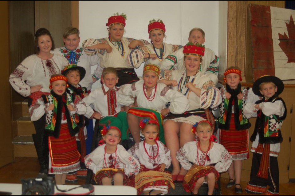The Barveenok Ukrainian dancers dances numerous dances and provided an instructional workshop.