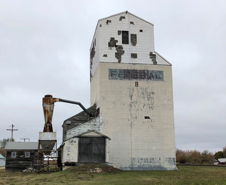 Doukhobor-built elevator in Veregin receives heritage designation This elevator, constructed in 1908, stands on 12.6 acres adjacent to the CN railway track in Veregin in the RM of Sliding Hills No. 273 and is located directly across the road from the Doukhobor Prayer Home.